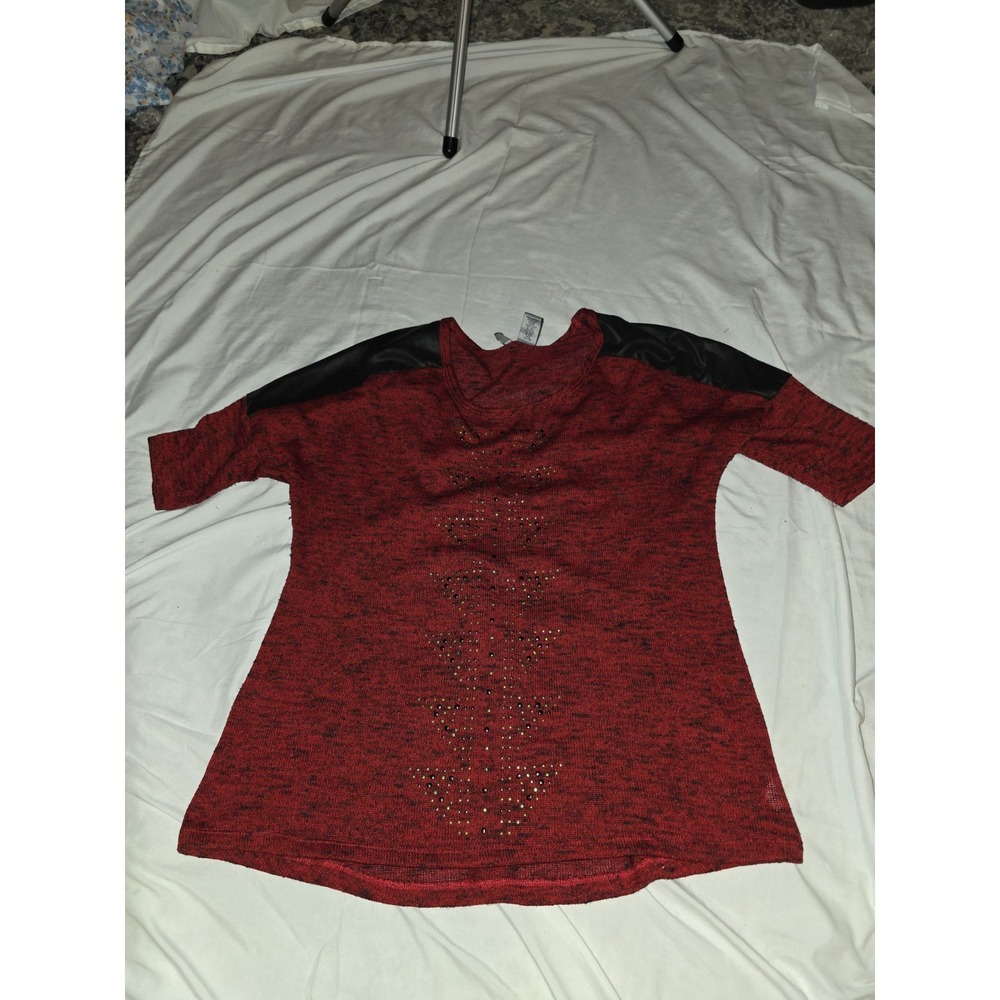 New Directions Weekend Short Sleeve Red Top With Studded Design Down The Middle.